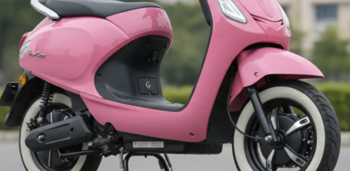 Paquistão distribui scooters elétricas gratuitas a mulheres, mas cor rosa provoca críticas - Imagem do artigo
