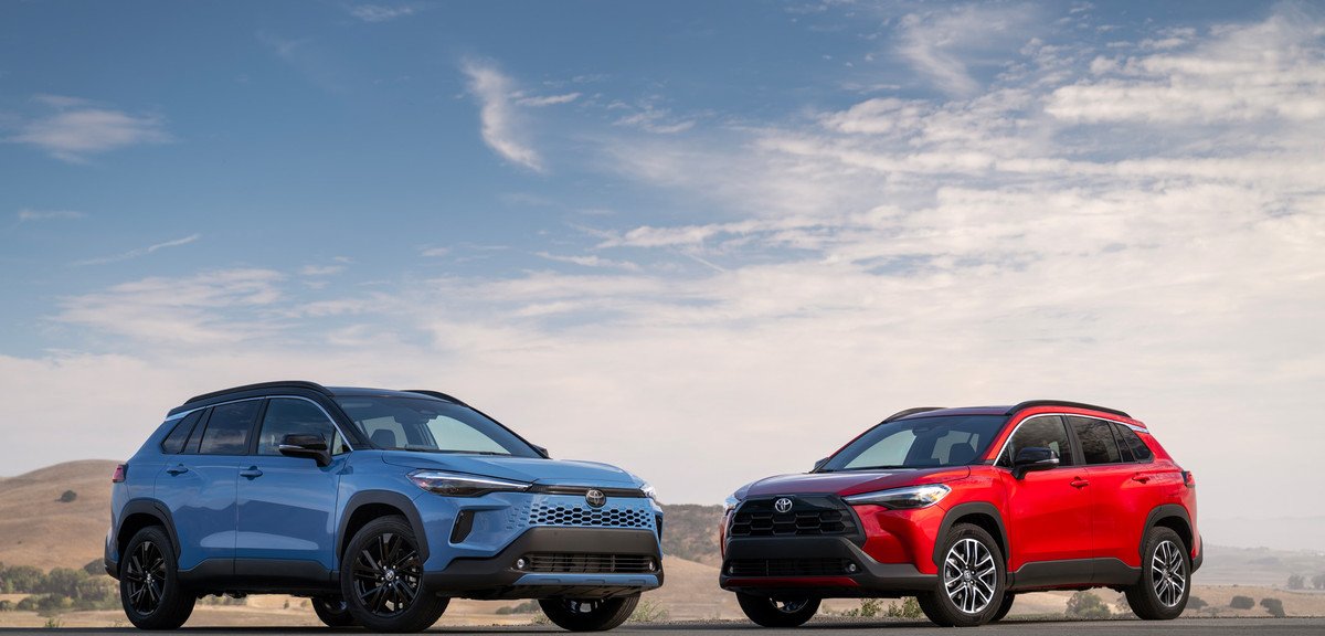 Corolla Cross 2026 passa a ser montado nos EUA; linha traz versões a gasolina e híbridas - Imagem do artigo
