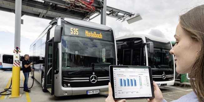 Mercedes-Benz apresenta novos serviços digitais de gestão de frotas na Busworld 2025 - Imagem do artigo
