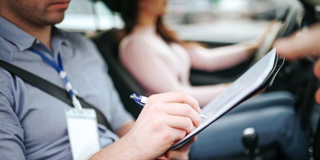 Novo modelo de CNH dispensa autoescola e prevê redução de até 80% no custo - Imagem do artigo