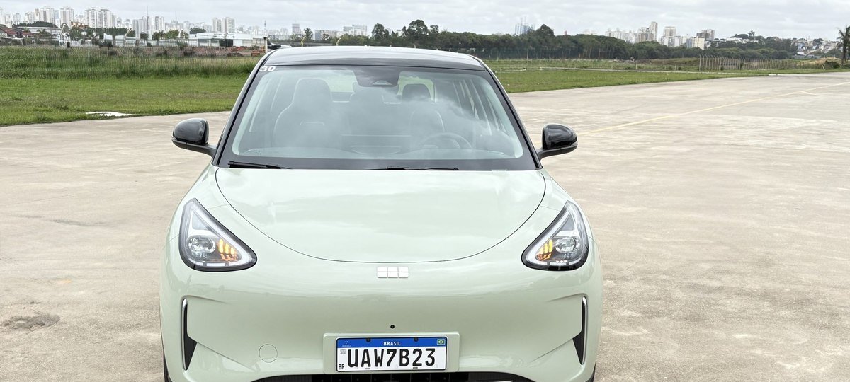 Geely EX2 desembarca no Brasil com preços agressivos e motor traseiro de 116 cv - Imagem do artigo