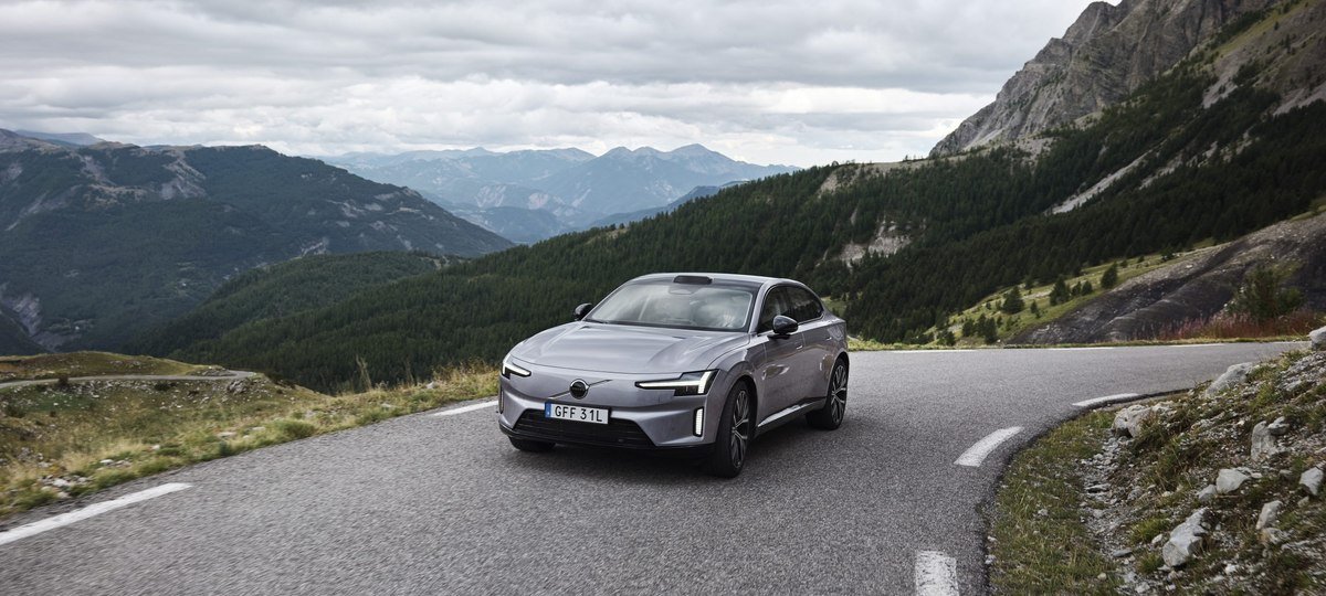 Volvo apresenta ES90, fastback elétrico que assume topo da linha 90 - Imagem do artigo