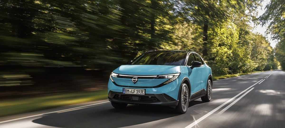 Nissan apresenta terceira geração do Leaf com perfil crossover e até 487 km de autonomia - Imagem do artigo