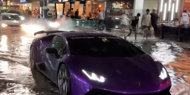 Lamborghini Huracán é filmada atravessando alagamento em Balneário Camboriú - Imagem do artigo