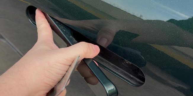 China proibirá maçanetas totalmente retráteis em carros a partir de 2027 - Imagem do artigo