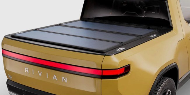 Rivian R1T passa a oferecer capota solar que gera eletricidade para acessórios - Imagem do artigo